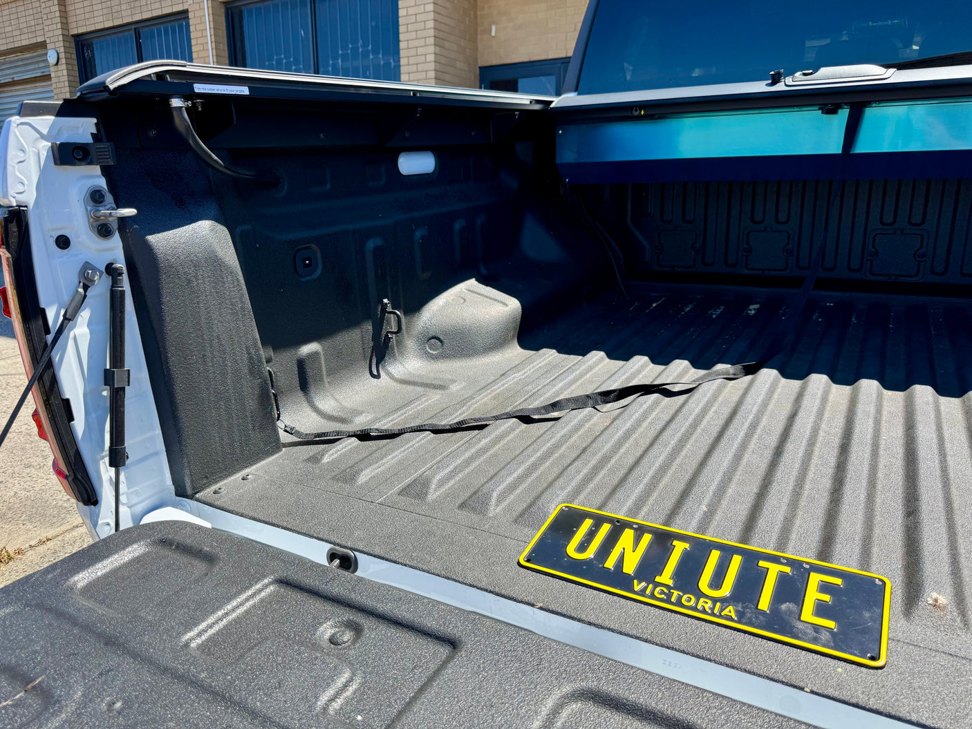 BYD Shark 6 Roller Cover 2025+ Manual Roller Shutter - UniUte