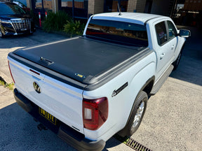Manual roller shutter for Volkswagen Amarok 2023+ — installed view | UniUte