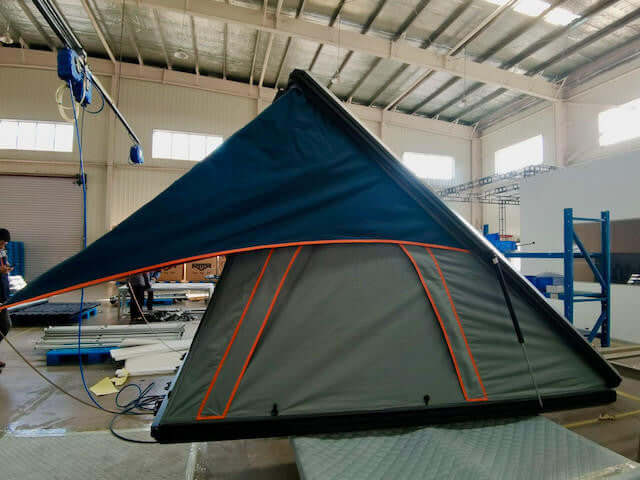 2 Person Aluminium HardShell Roof Top Tent with Side Awning