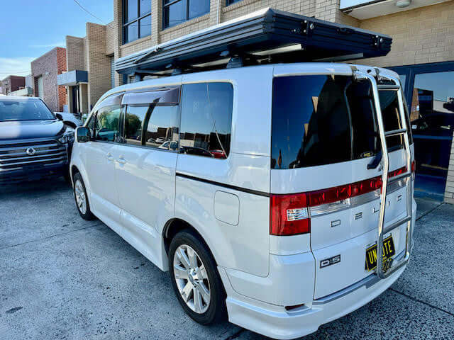 2 Person Aluminium HardShell Roof Top Tent with Side Awning