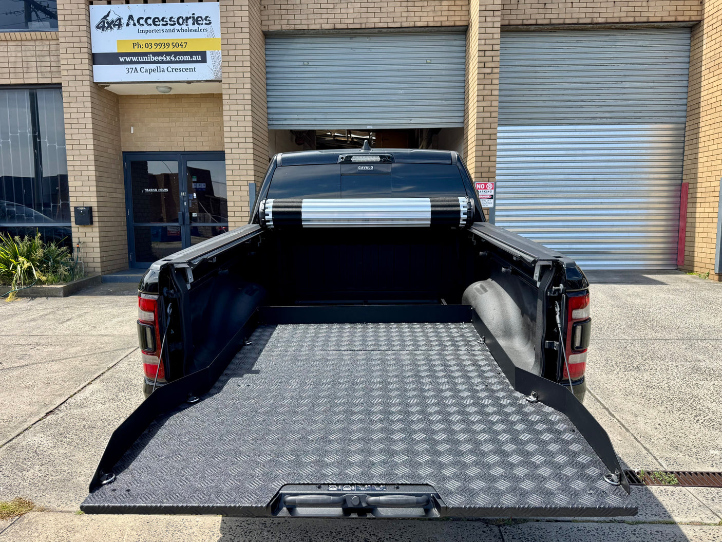 Ute Sliding Tray RAM 1500 5'7" Ute Bed Slide - UniUte