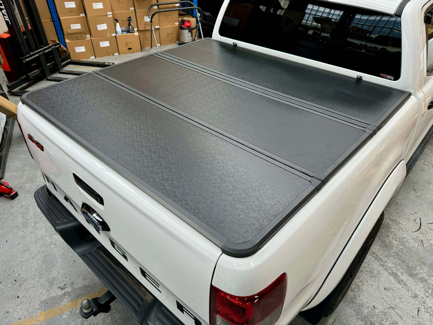Tri-Fold Hard Lid Tonneau Cover for Ford Ranger 2012-mid 2022 - UniUte - UniUte