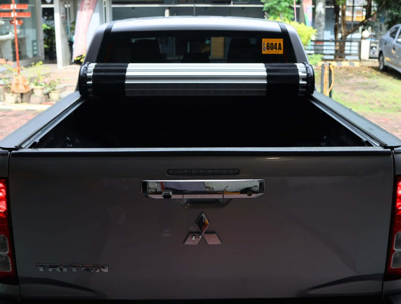 REVOLVER Hard Rolling Tonneau for Mitsubishi Triton MV 2024+ - UniUte