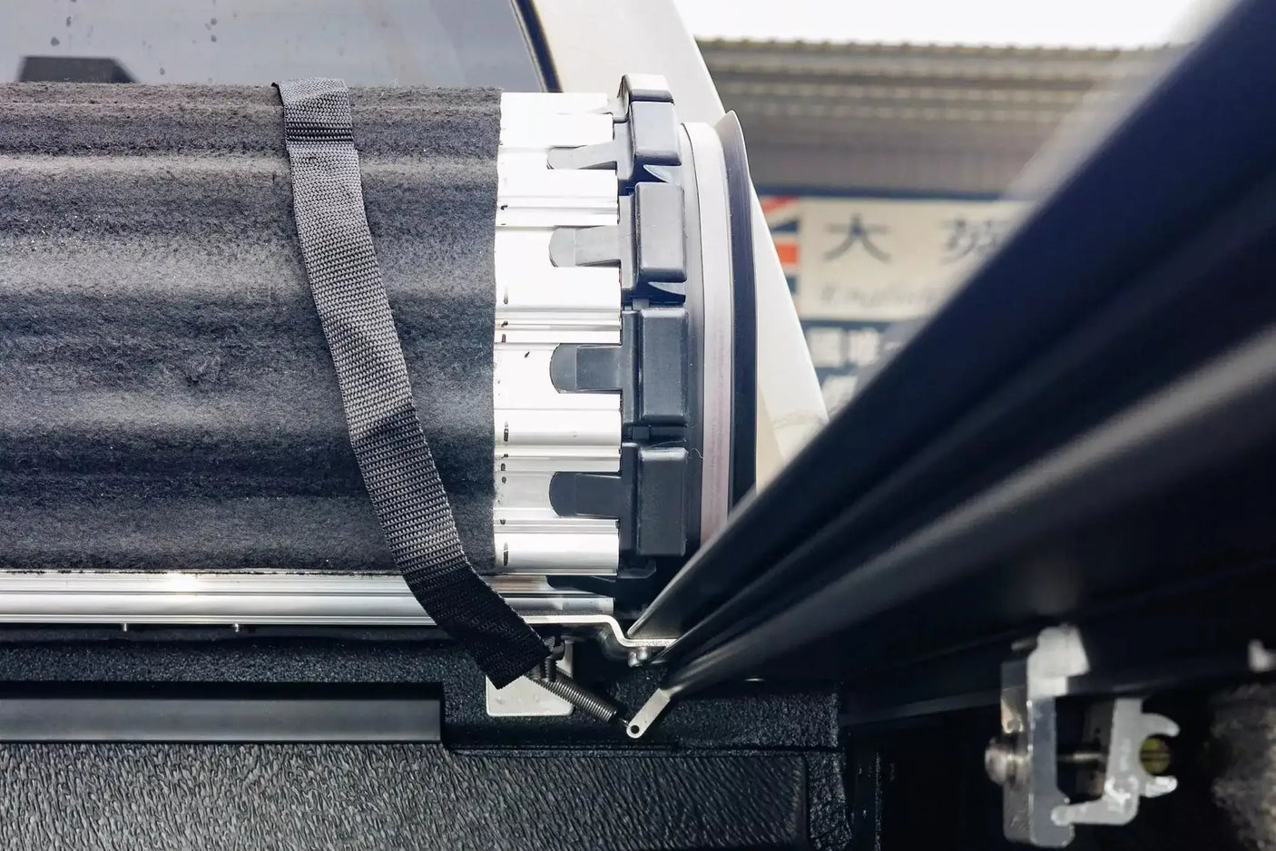 REVOLVER Hard Rolling Tonneau for Toyota Hilux SR5 2015-2025 - UniUte