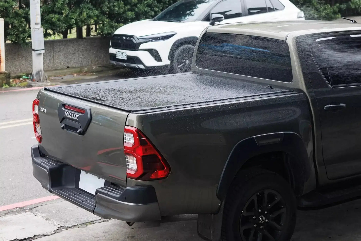 REVOLVER Hard Rolling Tonneau for Toyota Hilux SR5 2015-2025 - UniUte