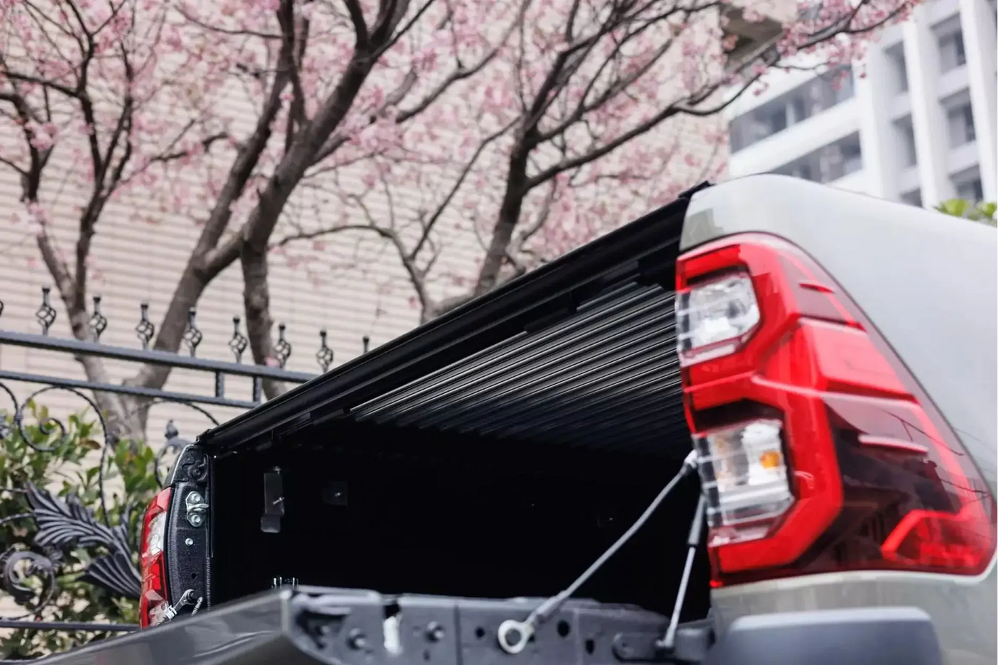 REVOLVER Hard Rolling Tonneau for Toyota Hilux SR5 2015-2025 - UniUte