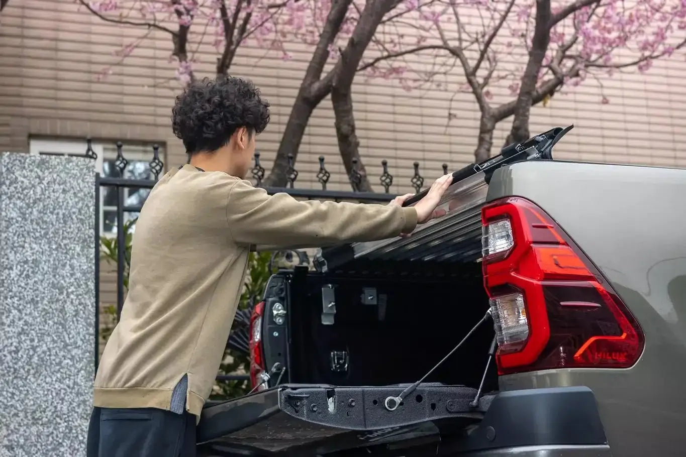 REVOLVER Hard Rolling Tonneau for Toyota Hilux SR5 2015-2025 - UniUte