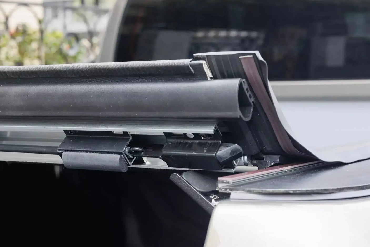 REVOLVER Hard Rolling Tonneau for Toyota Hilux SR5 2015-2025 - UniUte