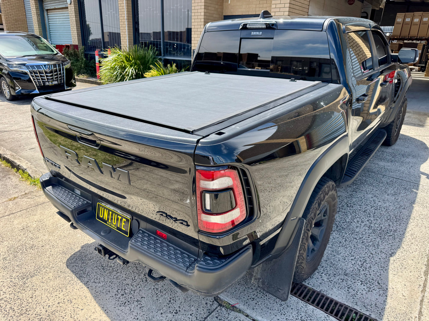 HR REVOLVER Hard Rolling Cover for RAM 1500 DT 2020-2025 5,7' BED - UniUte - UniUte