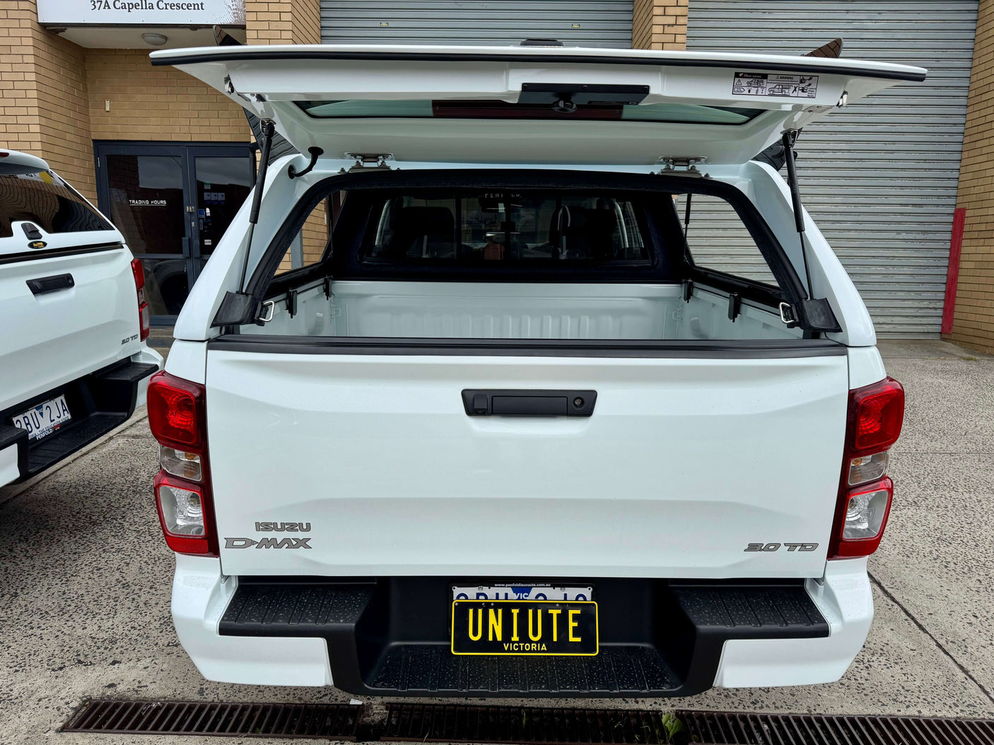 Canopy DMax 2020-2025 Isuzu - FORCE PRO by UniUte shown on truck
