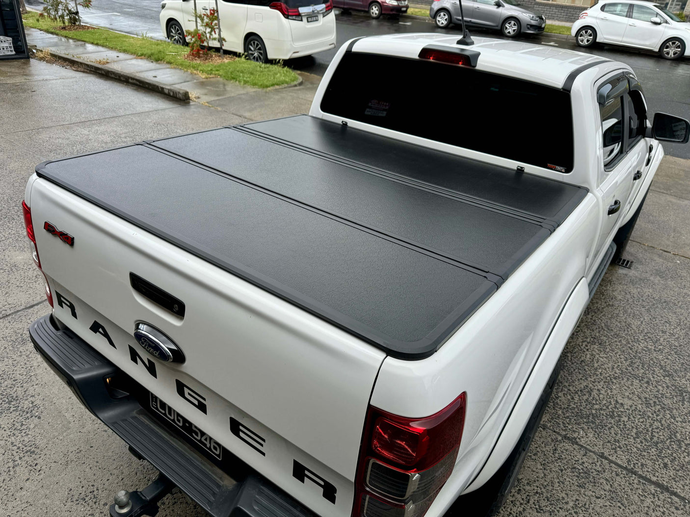 Tri-Fold Hard Lid Tonneau Cover for Ford Ranger 2012-mid 2022 - UniUte - UniUte