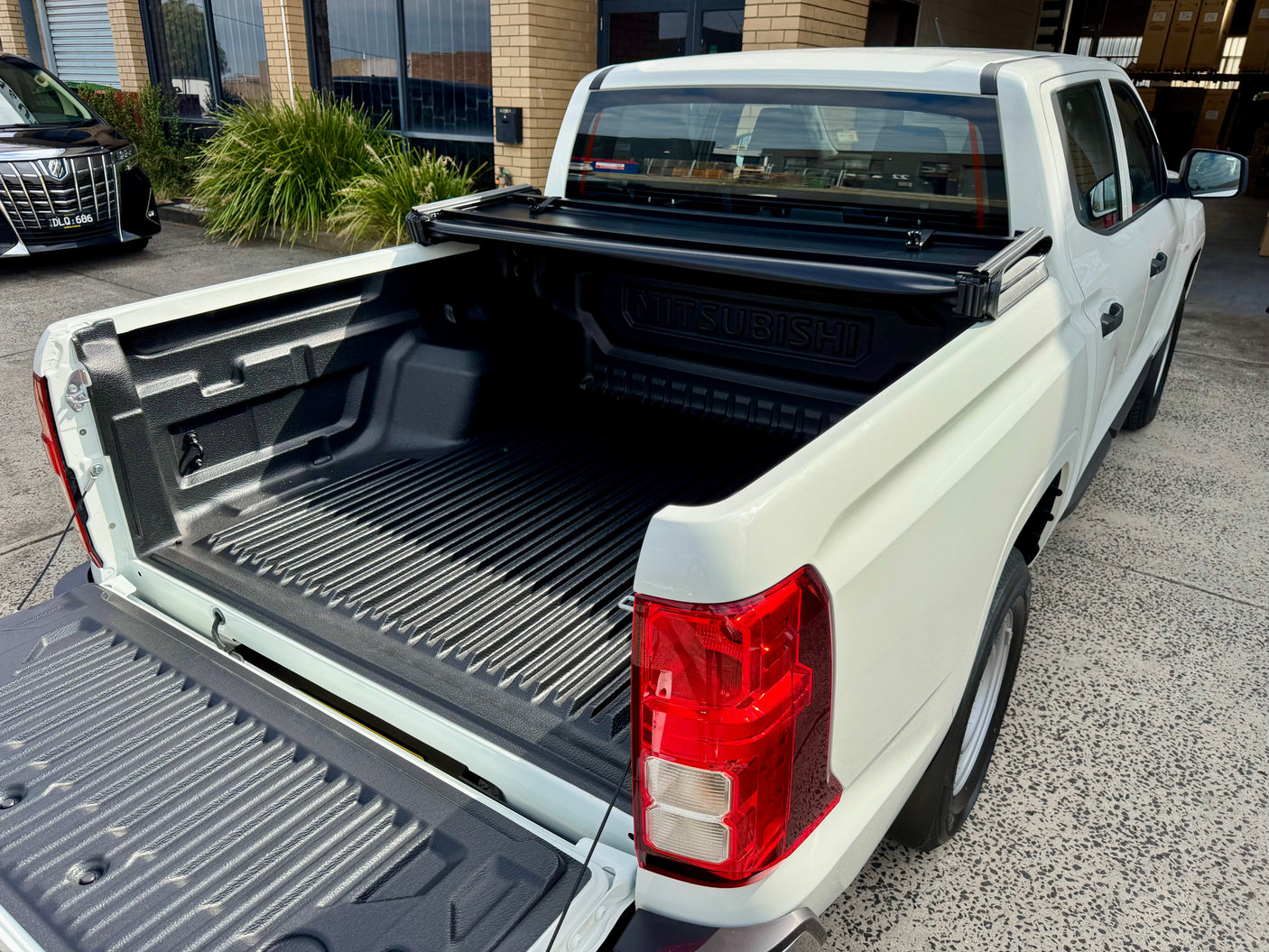 Tonneau Cover Triton MV 2024+ Mitsubishi Soft Tri-Fold