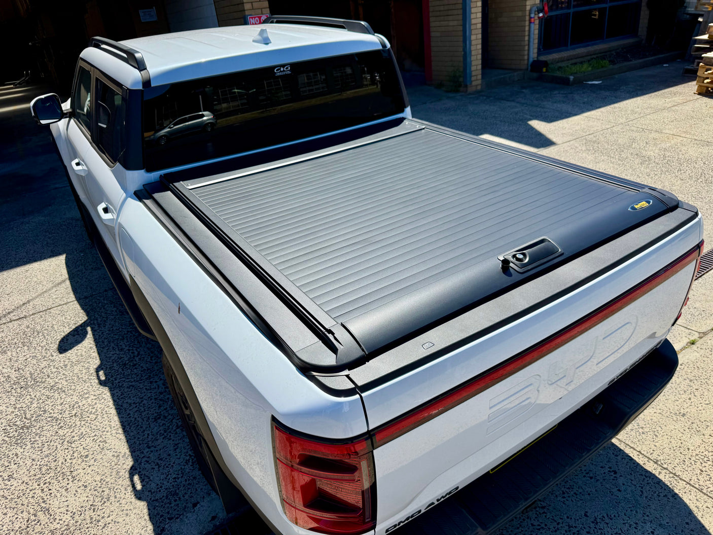 BYD Shark 6 Roller Cover 2025+ Manual Roller Shutter - UniUte