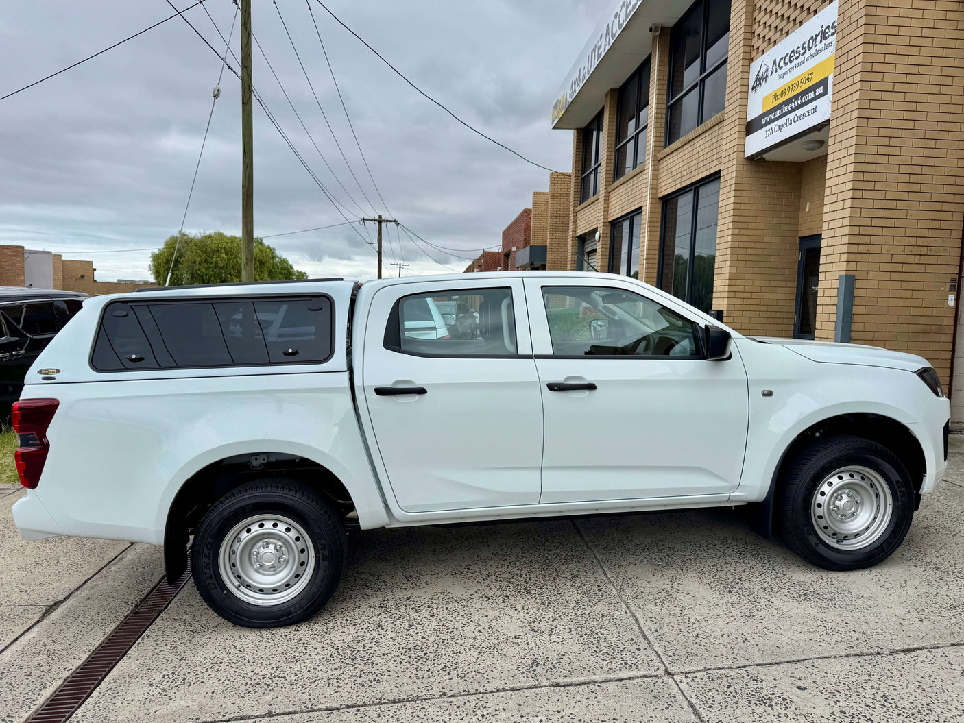 canopy dmax 2020-2025 Isuzu FORCE PRO installed on white truck