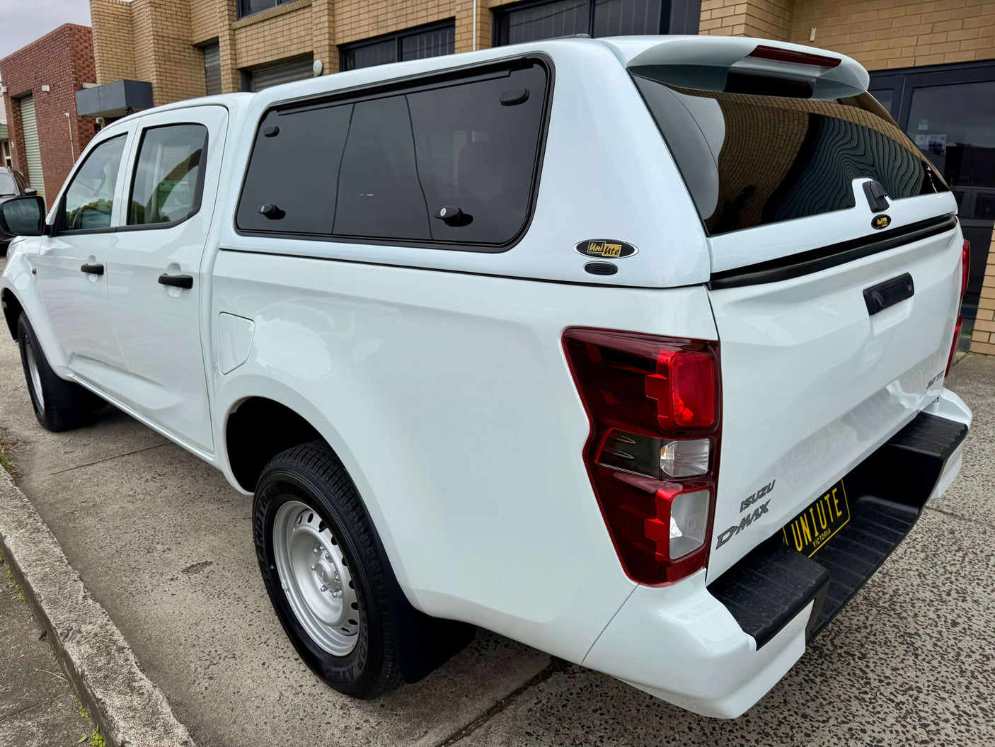 Isuzu D-Max with FORCE PRO canopy DMax 2020-2025 by UniUte, showcasing rugged design and functionality for tough conditions.