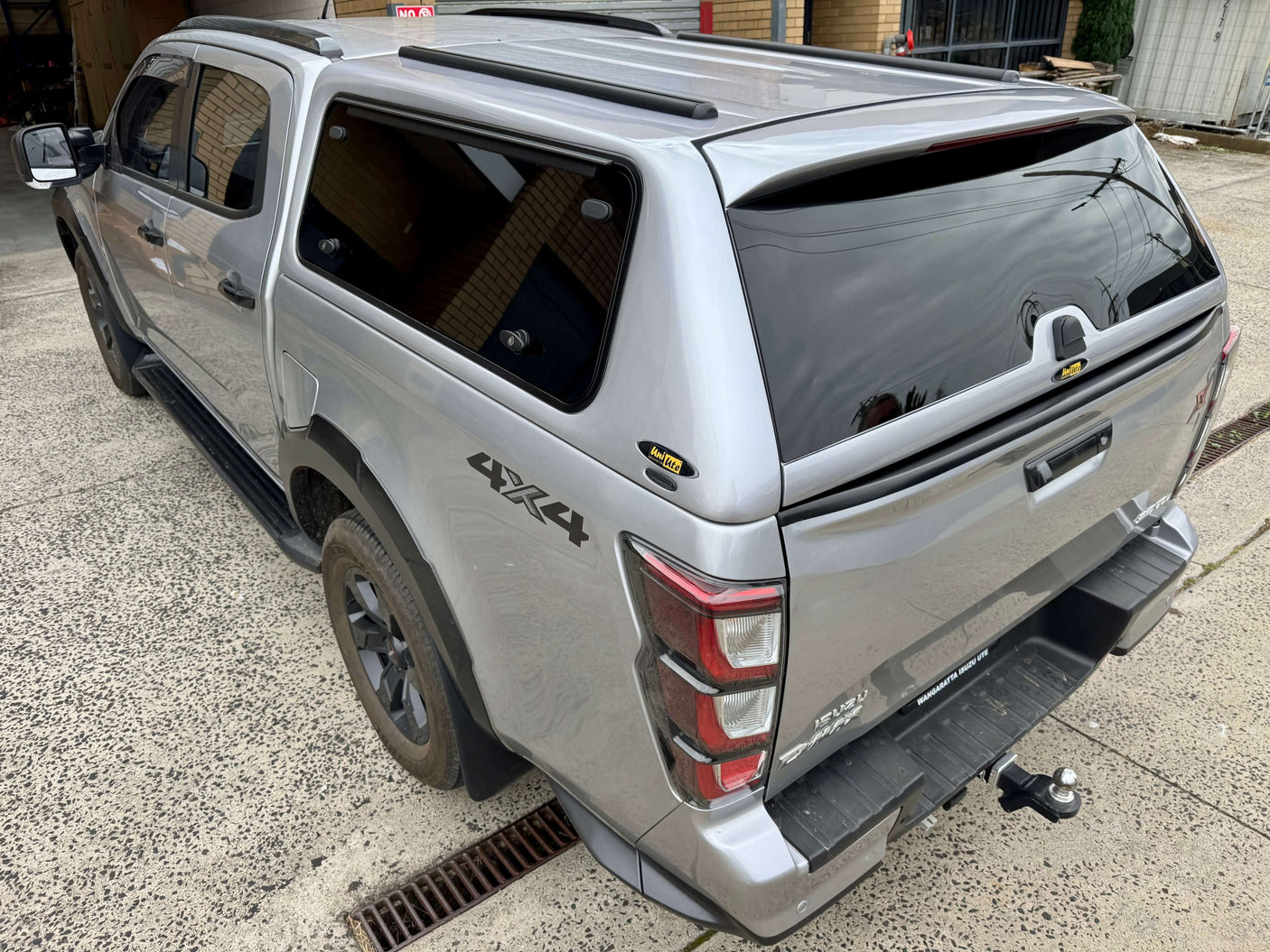 Isuzu D-Max with FORCE PRO canopy DMax 2020–2025 by UniUte for rugged off-road use