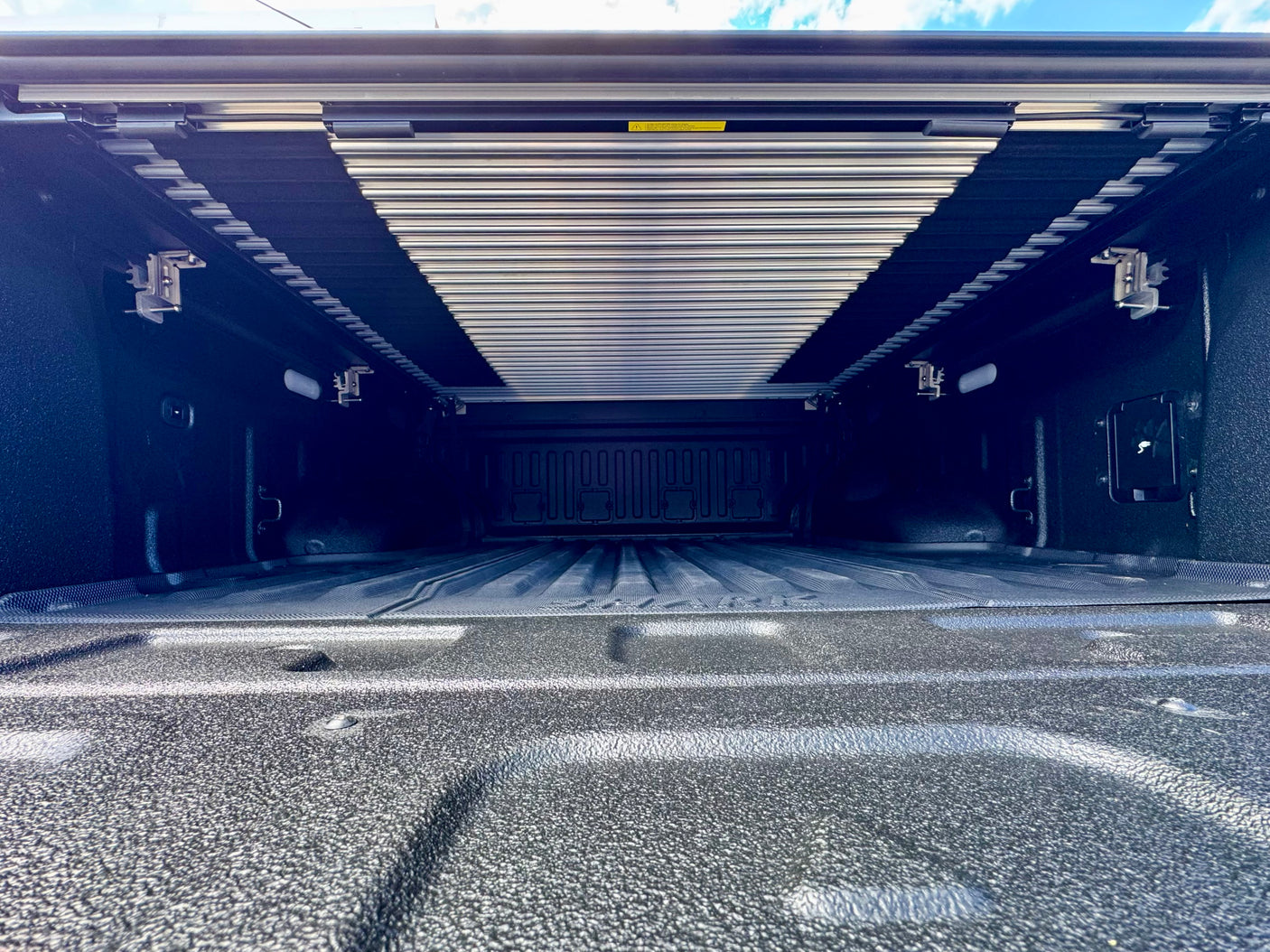 REVOLVER Hard Rolling Tonneau for BYD Shark 6 2025+ | UniUte - UniUte