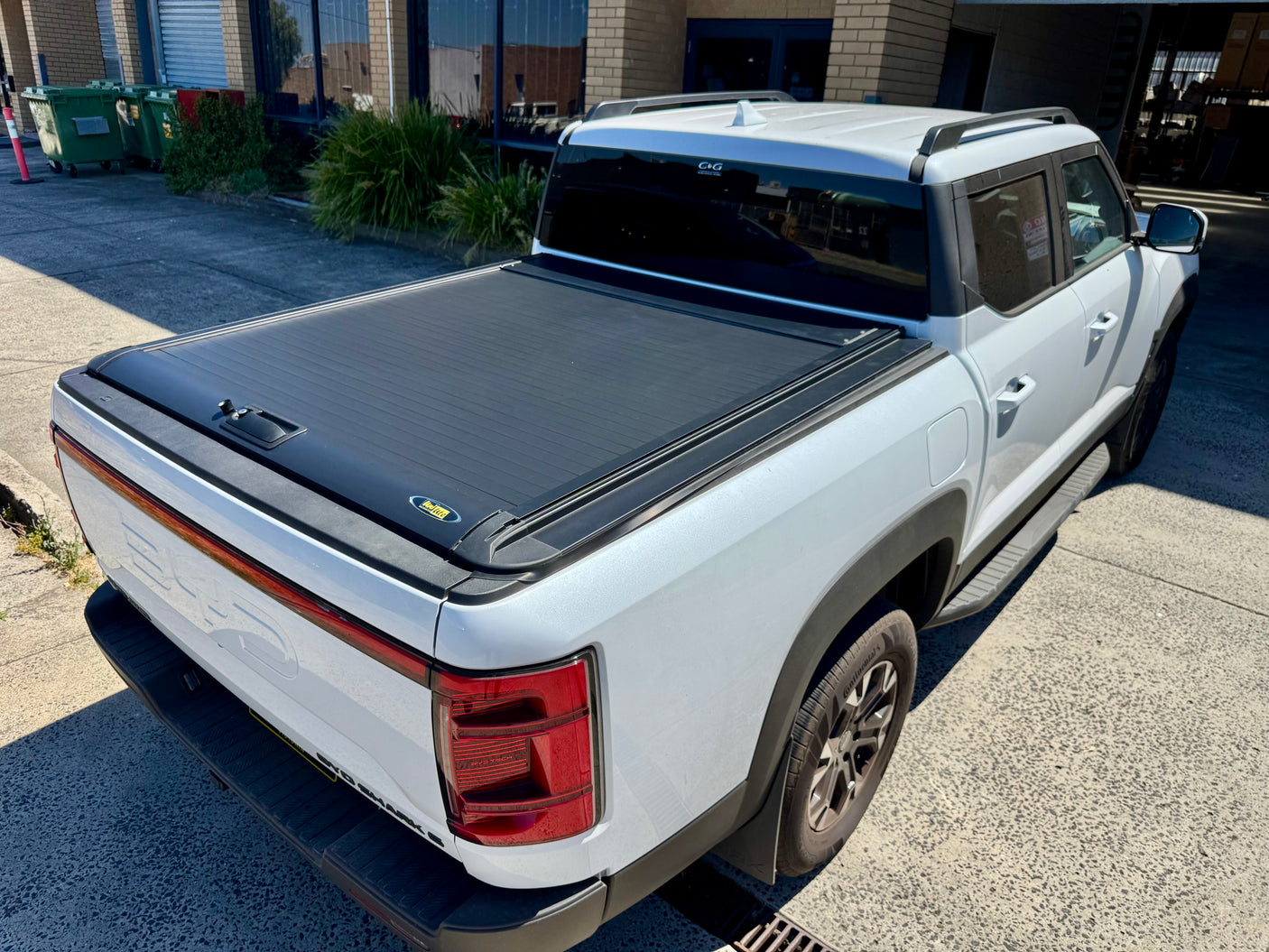 BYD Shark 6 Roller Cover 2025+ Manual Roller Shutter - UniUte