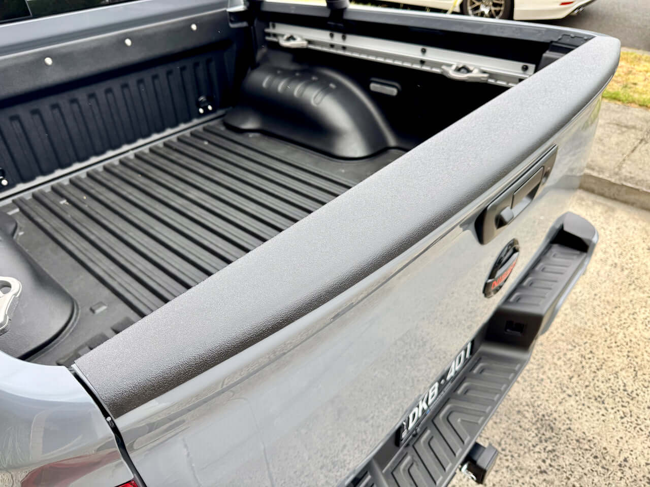 Tailgate Rail Guard Cap Protector Cover For Nissan Navara NP300 2021-2025 - UniUte