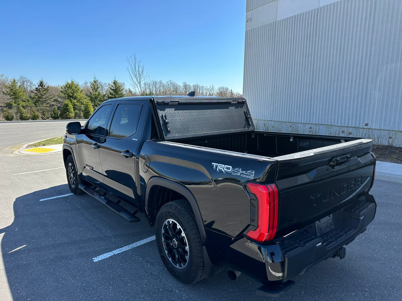 Quad-Fold Hard Lid Tonneau Cover For Toyota Tundra 5'5" 2023-2026 - UniUte