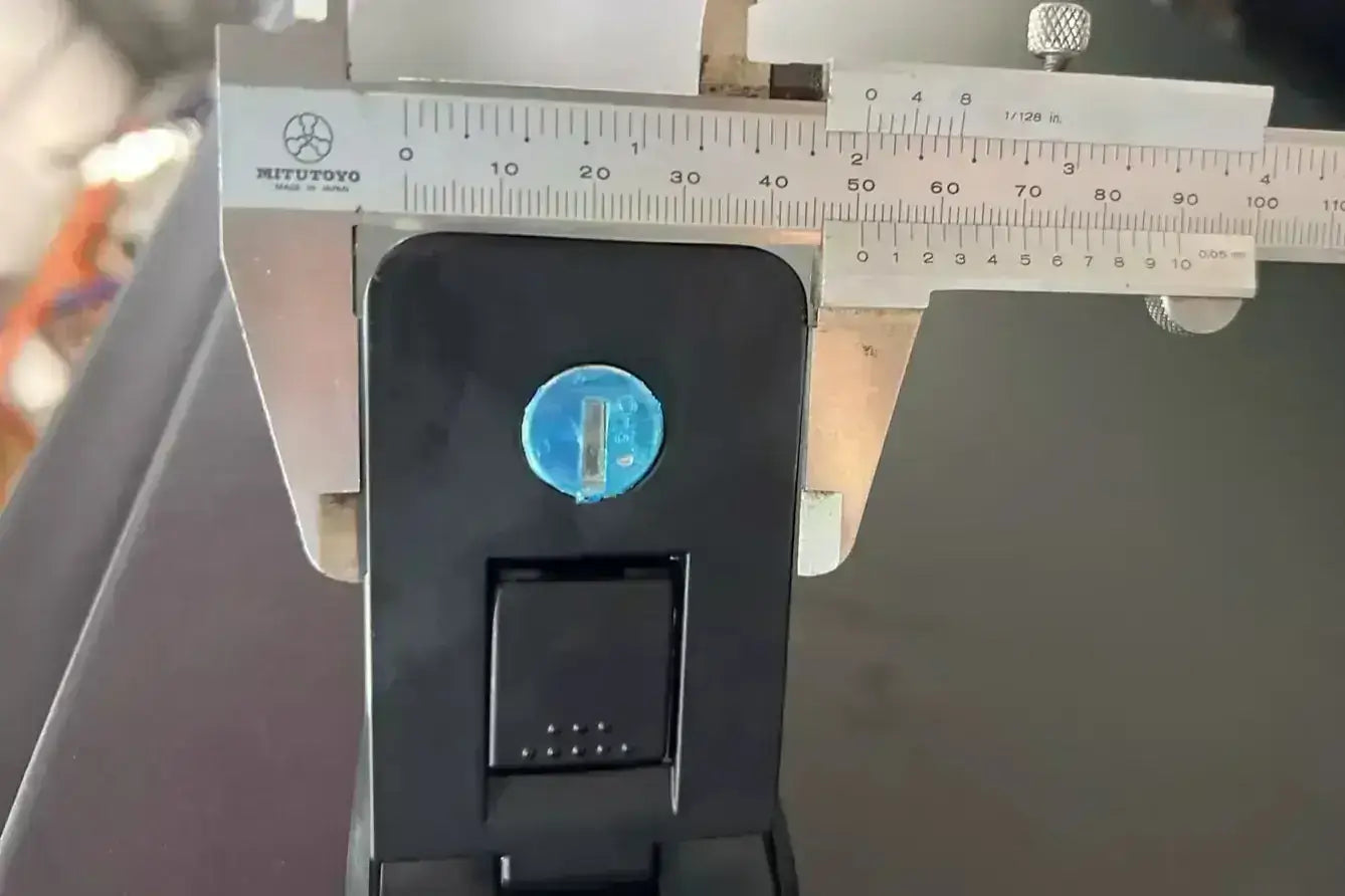 Measurement of Nissan Navara canopy stainless steel bracket with caliper for 2021-2025 models