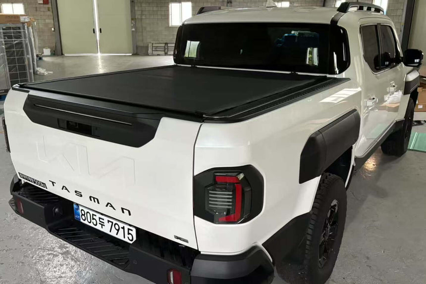 KIA Tasman 2025 with HR REVOLVER Hard Rolling Cover - kia tasman hard cover for enhanced security and style.