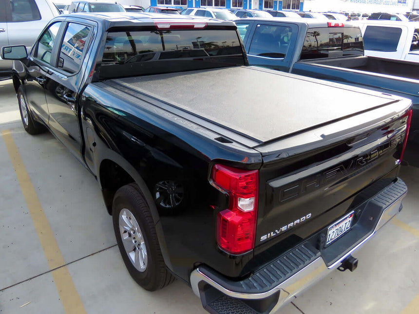 CHEVROLET SILVERADO HR REVOLVER Hard Rolling Cover for Chevrolet Silverado 1500 2019-2023 5,7' BED