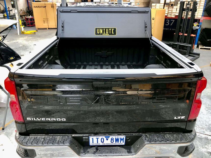 CHEVROLET SILVERADO Quad-Fold Hard Lid Tonneau Cover For Chevrolet Silverado 1500 2014-2023