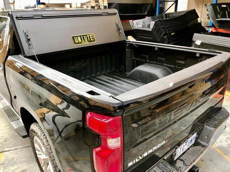 CHEVROLET SILVERADO Quad-Fold Hard Lid Tonneau Cover For Chevrolet Silverado 1500 2014-2023