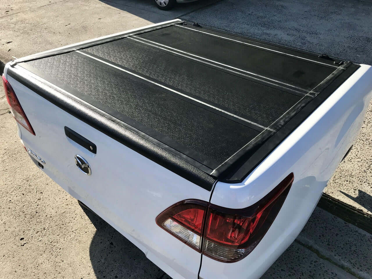 FORD F-150 Quad-Fold Hard Lid Tonneau Cover for Ford F-150 2015-2019 6,5' BED