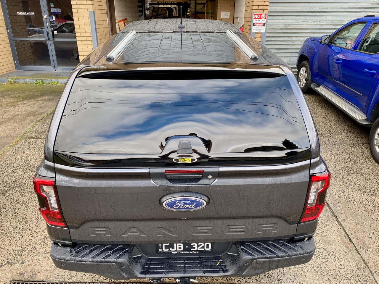Ford Ranger canopy NextGen RA 2022-2025 FORCE PRO, rear view showcasing sleek design and versatility for 4x4 enthusiasts