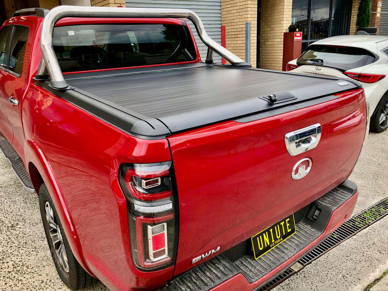 GWM Cannon 2020-2025 with UniUte EGen2 Electric Black Roller Shutter, showcasing the gwm cannon roller cover installed.