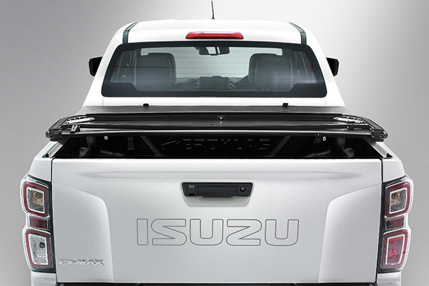 Tri-Fold Soft Tonneau Cover for Isuzu DMax 2020-2025 - UniUte - UniUte