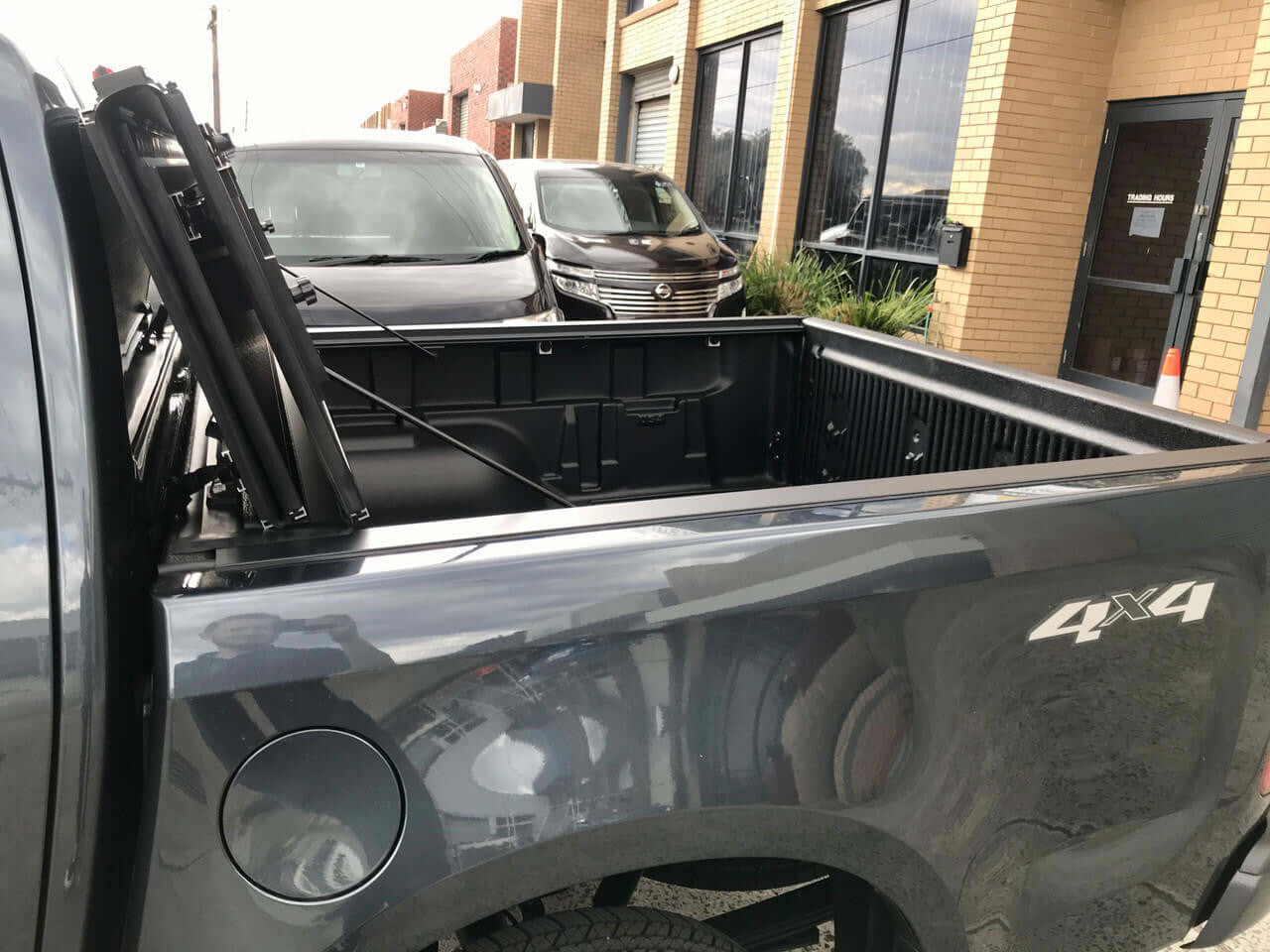 ISUZU D-MAX Quad-Fold Hard Lid Tonneau Cover for NEW Isuzu D-Max 2020-2023