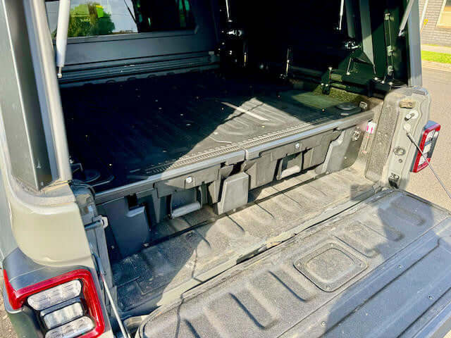 Jeep Gladiator Ute Drawers 2020-2025 weathertight storage system for enhanced organization and security in off-road adventures.