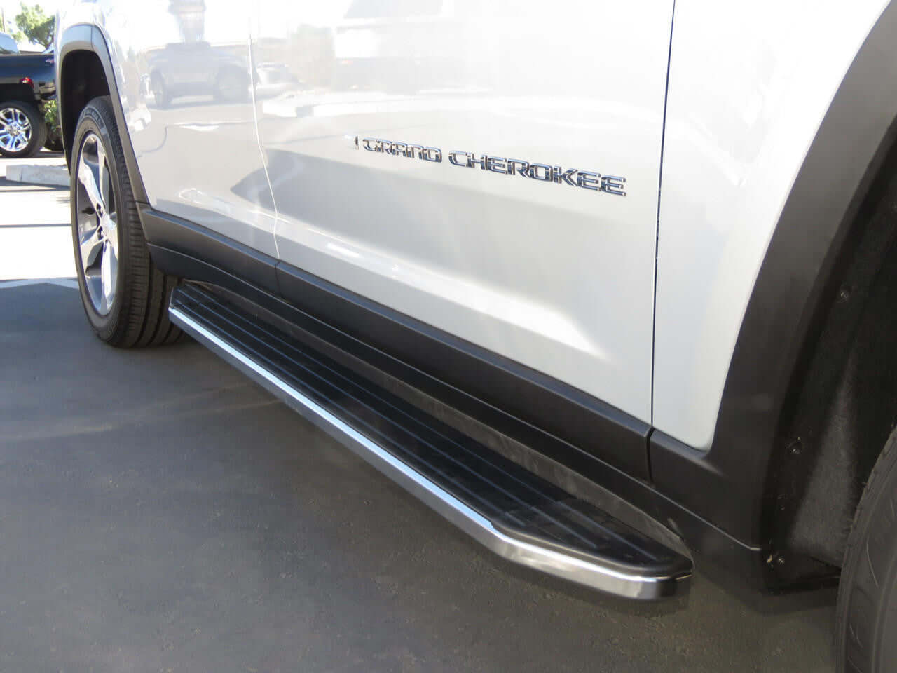 JEEP GRAND CHEROKEE Side Steps / Running Boards For New Jeep Grand Cherokee WL L 2022+