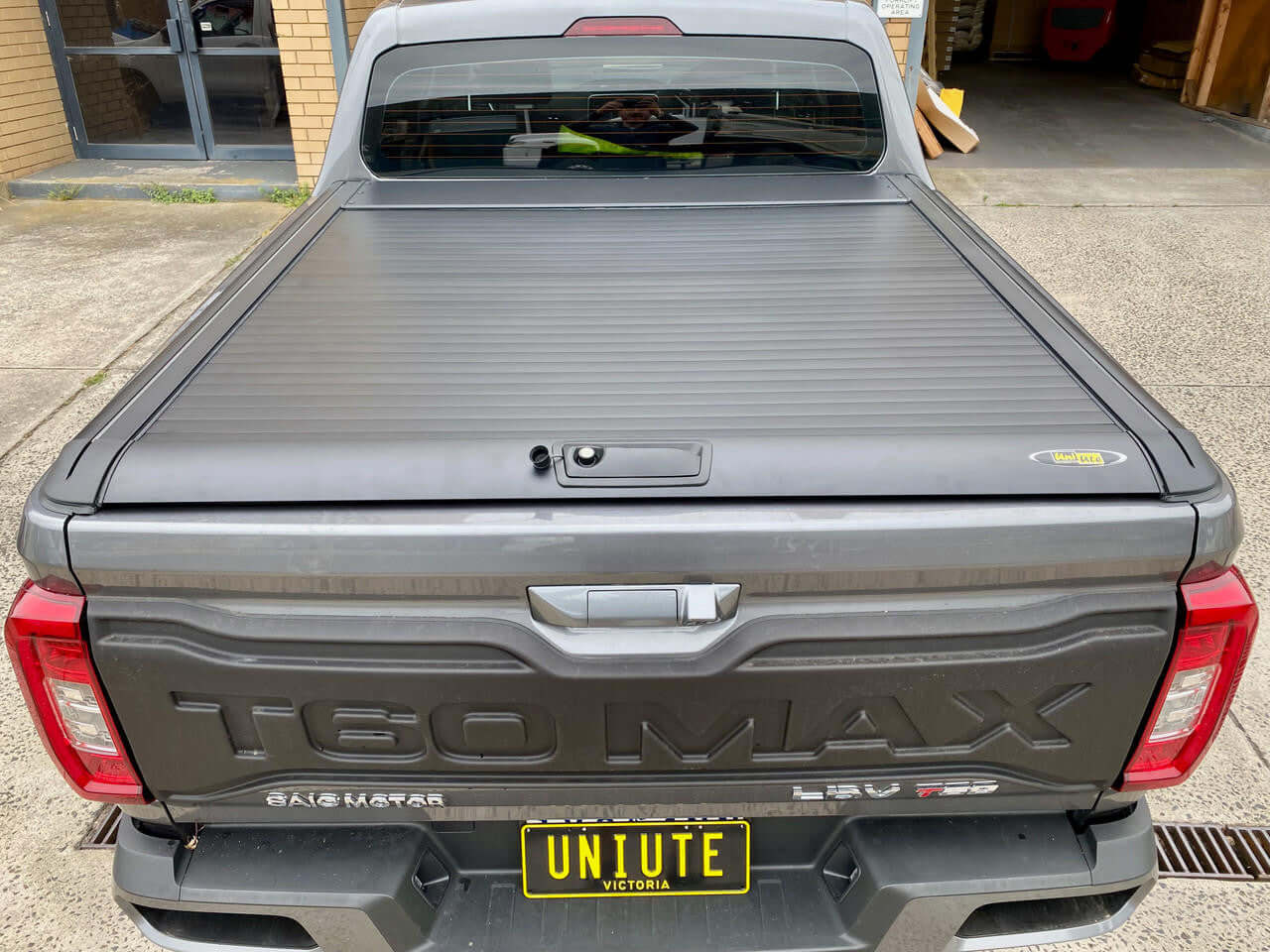 LDV T60 Roller Shutter on a T60 MAX Ute showcasing UniUte Gen2 Manual Cover, 2017-2025 model