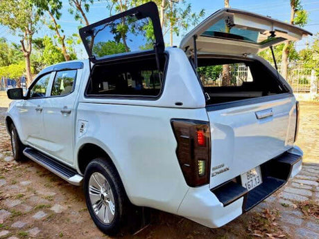 Mazda BT50 with FORCE PRO bt50 canopy for 2020-2025 models, showcasing durability and style.