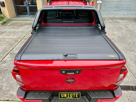 UniUte Gen2 manual roller shutter for Nissan Navara NP300, sleek cargo cover for optimal security and utility, 2021-2025 model.