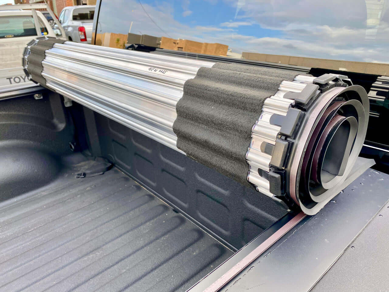 RAM 1500 HR REVOLVER Hard Rolling Cover for Dodge RAM 1500 DS RAMBOX 2009-2023 5,7' BED