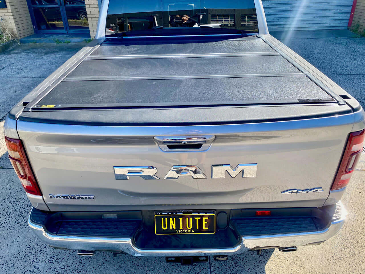 RAM 1500 Quad-Fold Hard Lid Tonneau Cover for RAM 1500 DT 2020-2023 5,7' BED