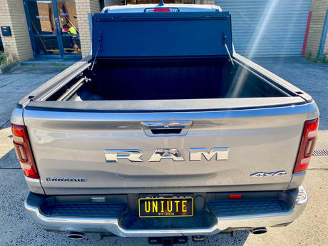 RAM 1500 Quad-Fold Hard Lid Tonneau Cover for RAM 1500 DT 2020-2023 5,7' BED