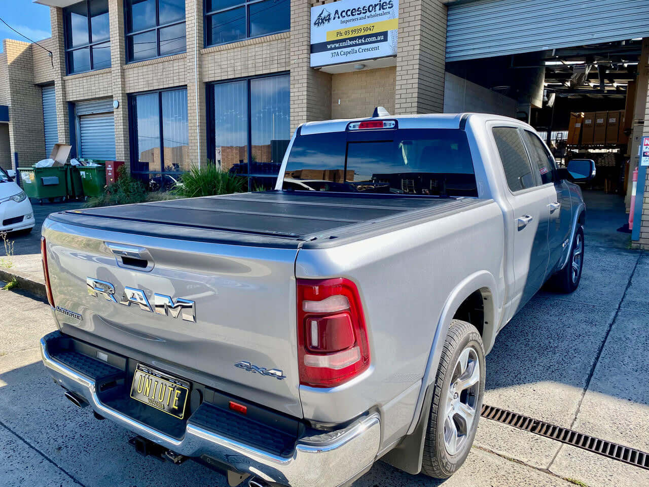 RAM 1500 Quad-Fold Hard Lid Tonneau Cover for RAM 1500 DT 2020-2023 5,7' BED