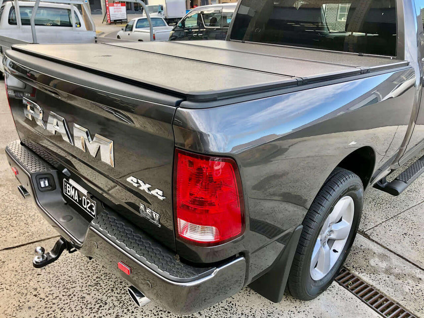 RAM 1500 Tri-Fold Hard Lid Tonneau Cover for Dodge RAM 1500 DS/DT 2009-2023 5,7' BED