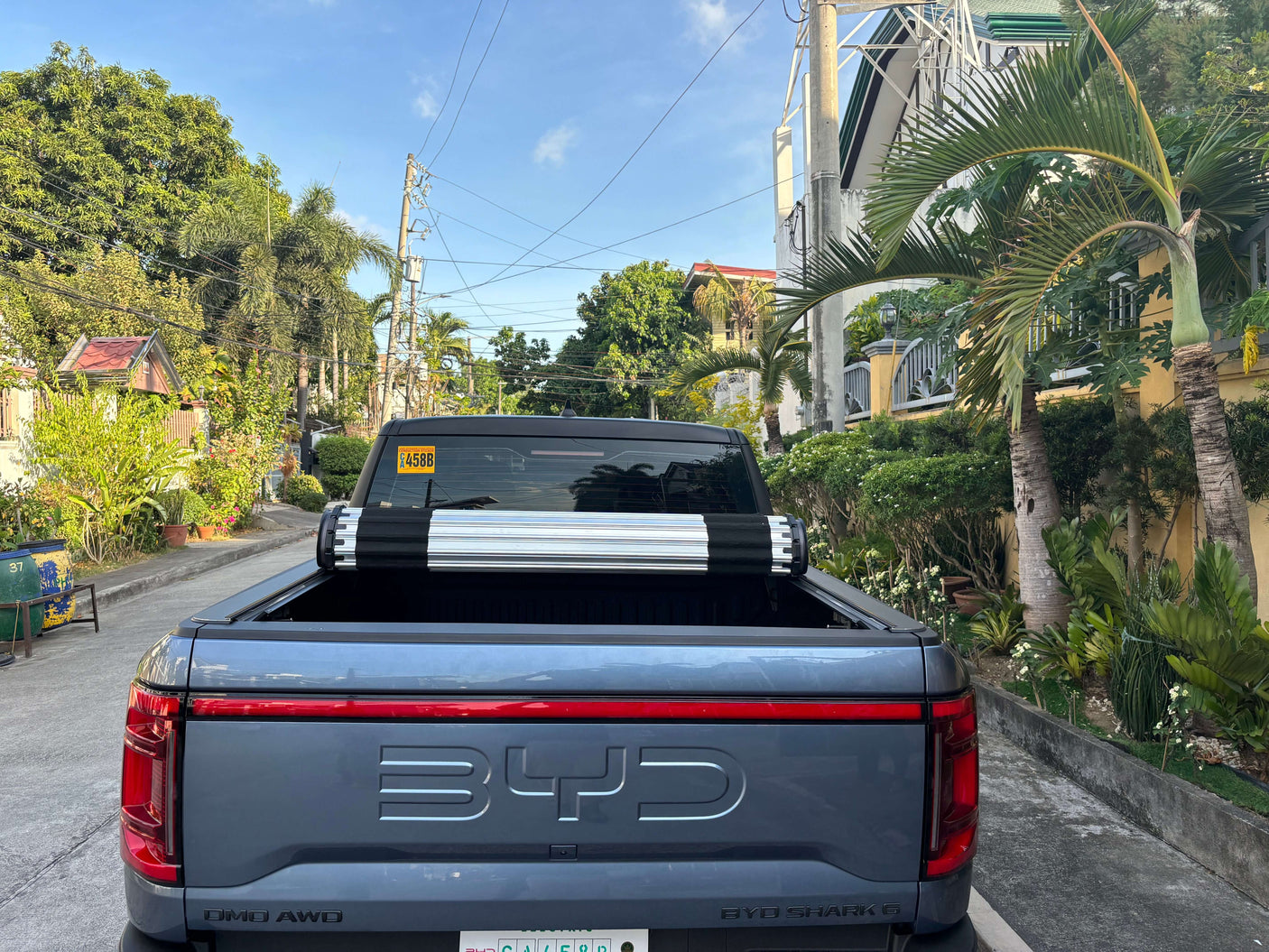 BYD Shark 6 Tray Cover showcasing HR REVOLVER Hard Rolling Cover for Ute utility and protection