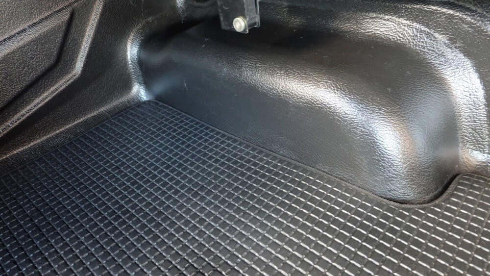 SsangYong Musso XLV tub mat installed — full tub coverage from tailgate to cab