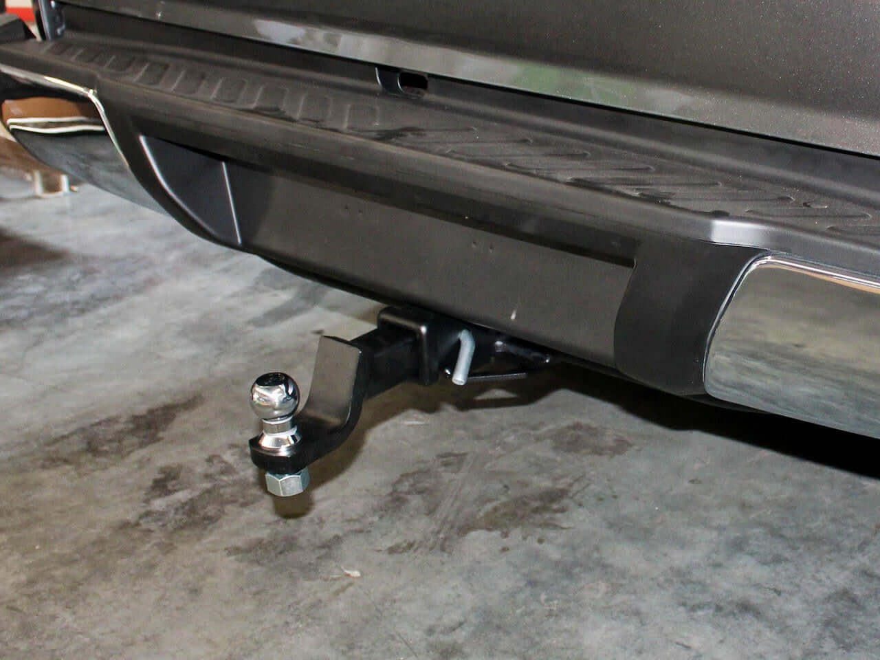 TOYOTA HILUX Tow Bar For Toyota Hilux 2015-2020