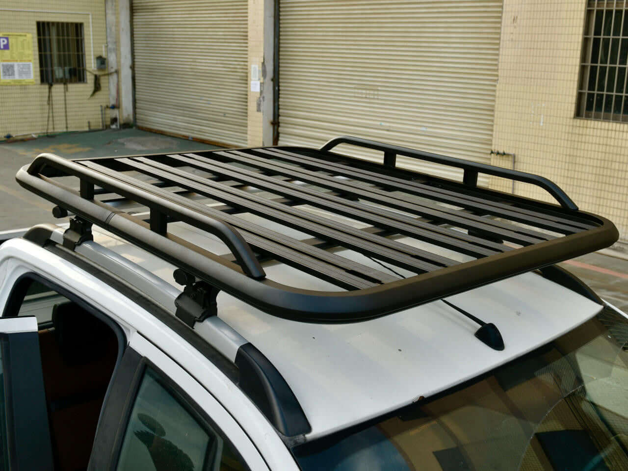 Universal Aluminium Flat Black Roof Rack with Rails 1.55m