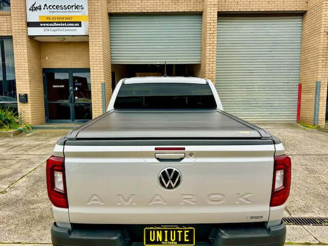 Amarok roller cover installed on 2023 Volkswagen Amarok with EGen2 Electric Shutter for enhanced security and convenience.