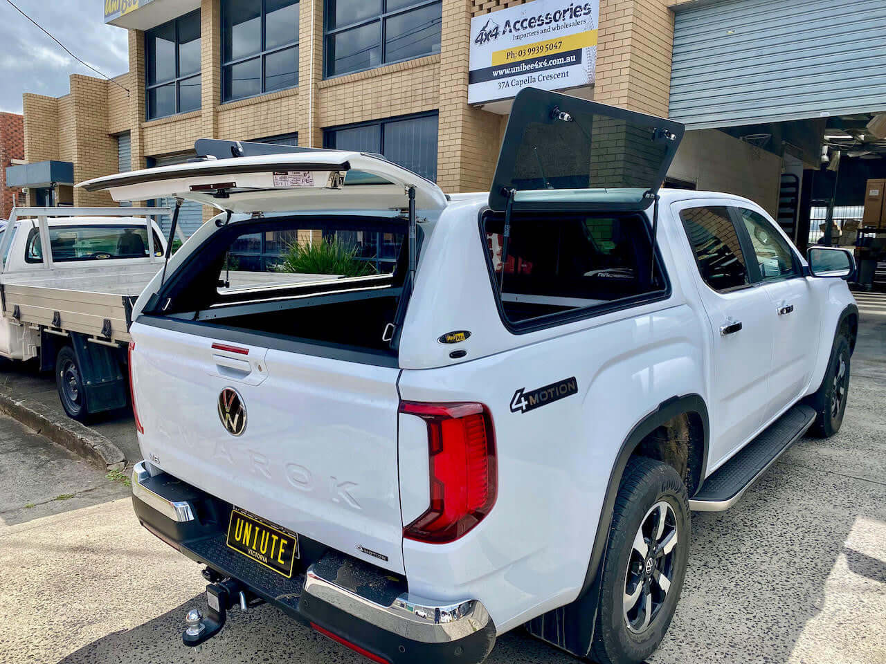 Amarok Canopy FORCE PRO on New Volkswagen Amarok 2023, UniUte, enhances functionality and storage for outdoor adventures.